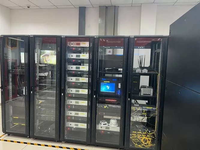 দুর্বল বর্তমান মন্ত্রিসভা